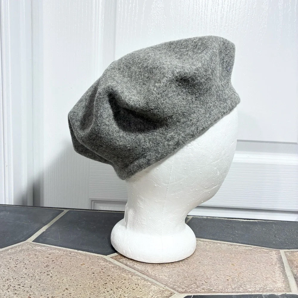 NEW Y2K Betmar Pure New Wool Gray Beret Woolmark Certified